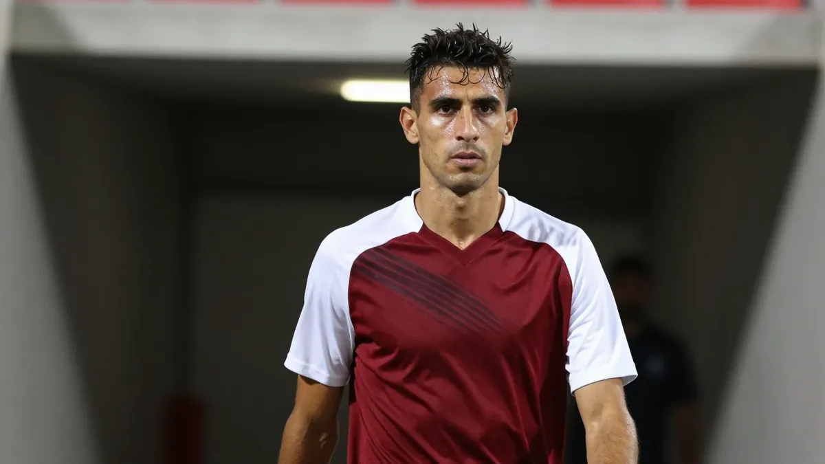 غياب الثلاثي الإسباني رافا موخيكا والمالي محمد كمارا والجزائري عبد الصمد بوناصر عن الملاعب بسبب الإصابة، في ضربة موجعة...